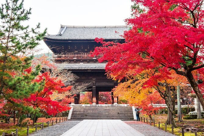 Nanzenji, Eikando, and Ginkakuji Autumn Private Tour in Kyoto - The Ginkakuji approach: traditional shops and tea houses before the Silver Pavilion