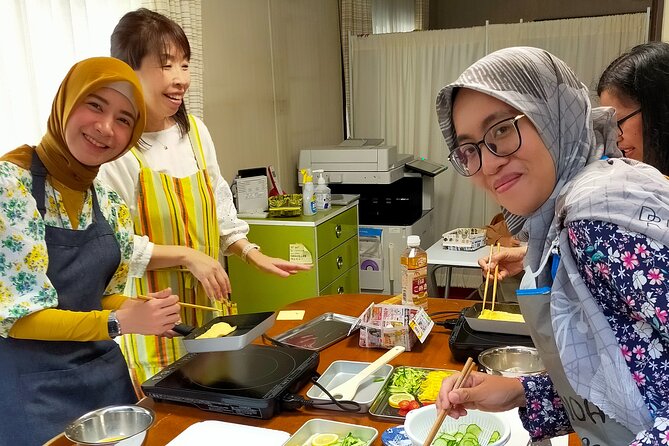 Near Fushimiinari: Kyoto Home Cooking Class & Supermarket tour - Supermarket Tour: Learning How to Buy Japanese Ingredients