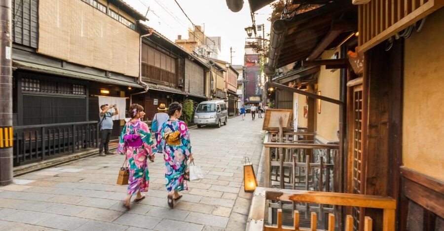 Night Walk in Gion: Kyoto's Geisha District - Key takeaways before you go