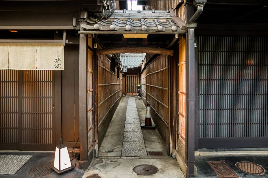 Night Walk in Gion: Kyoto's Geisha District - Timing and Pacing: 2 Hours in Gion Without Burning Your Evening