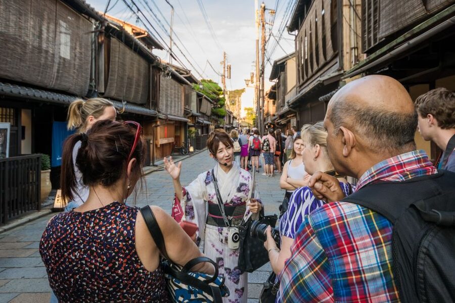 Night Walk in Gion: Kyoto's Geisha District - Should You Book This Night Walk in Gion?