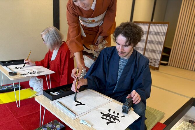 【OKADA】Kyoto Japanese calligraphy experience (shodo) - A One-Hour Shodo Session in Kyoto’s Higashiyama Area