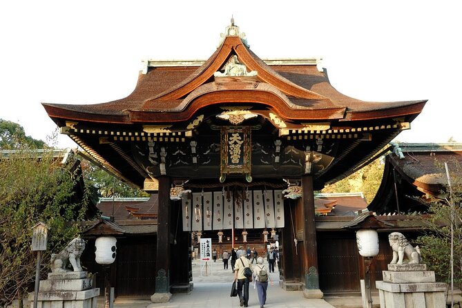 Pedal through Kyoto's Past: A Private Biking Odyssey - Starting near Nishi Honganji, you ease into the day