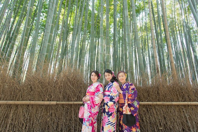 Photo Shoot with a Private Vacation Photographer in KYOTO, JAPAN - Fushimi Ward and Fushimi Inari Taisha Portrait Options