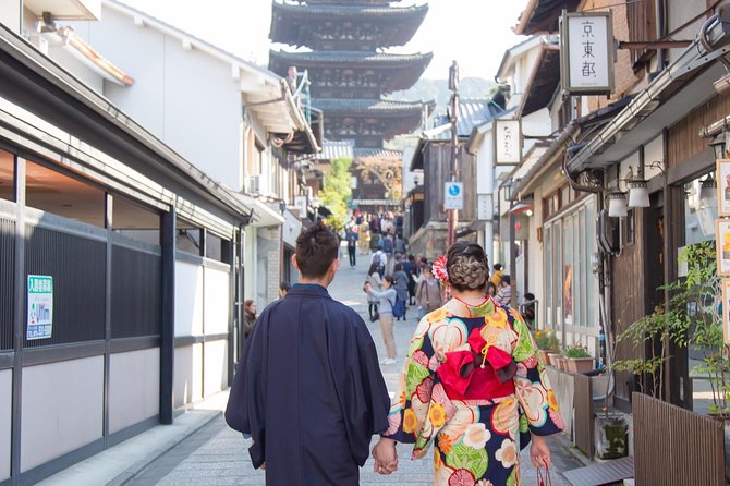 Photo Shoot with a Private Vacation Photographer in KYOTO, JAPAN - Philosopher’s Walk for Quiet, Reflective Photos