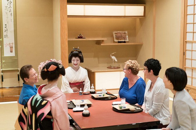Private Dinner with Maiko and Geiko in Kyoto - Sake service and responsible drinking in an etiquette setting