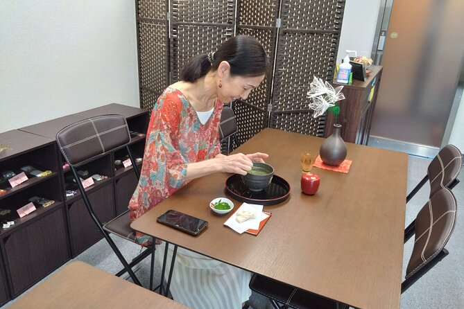 Private Matcha Drawing in Kyoto - The matcha lesson: whisking basics you can actually use