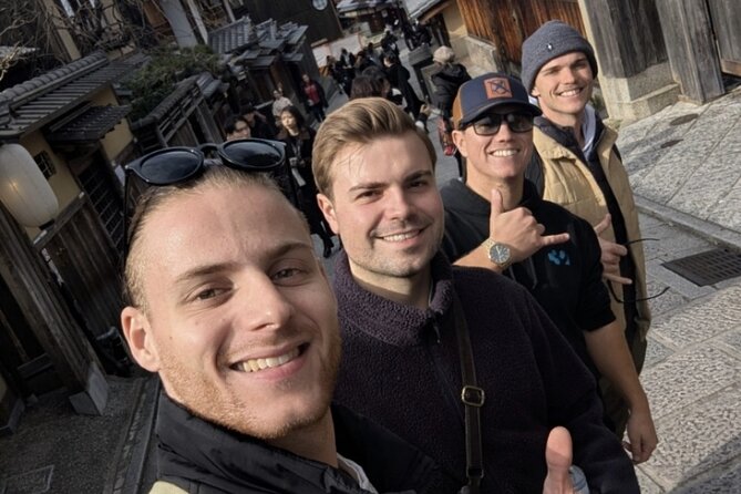 Private Walking Tour in Gion and Higashiyama - Yasaka Shrine finish: architecture, omikuji culture, and Kyoto tradition up close