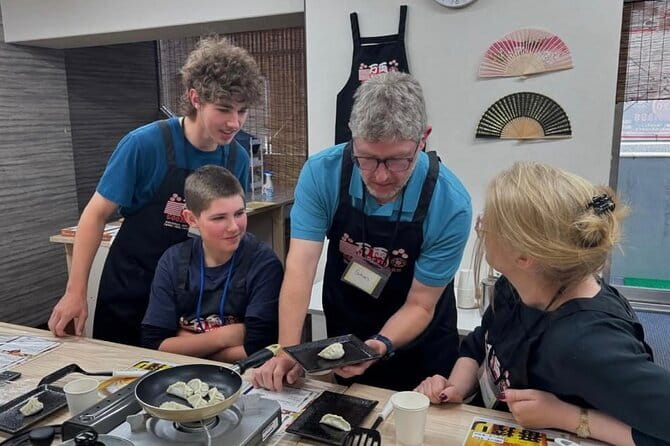Ramen Gyoza Onigiri Japanese Cooking Class in Kyoto - Where You Cook in Kyoto: Manryo Class Location and Setup