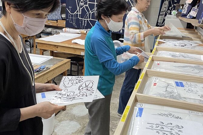 Roketsu dyeing experience: M course Roketsu Dyeing Experience - The Roketsu Method in Plain English: Wax, Resist, and Dye