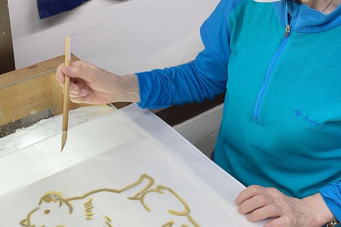 Roketsu dyeing experience: M course Roketsu Dyeing Experience - What You Make: T-Shirts, Tote Bags, and Hanging Art (Choose Your Canvas)