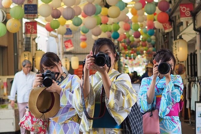 SHIRAKAWA Japanese Culture Experiences with private English staff - Getting There Under the Lanterns, Then Staying in One Area
