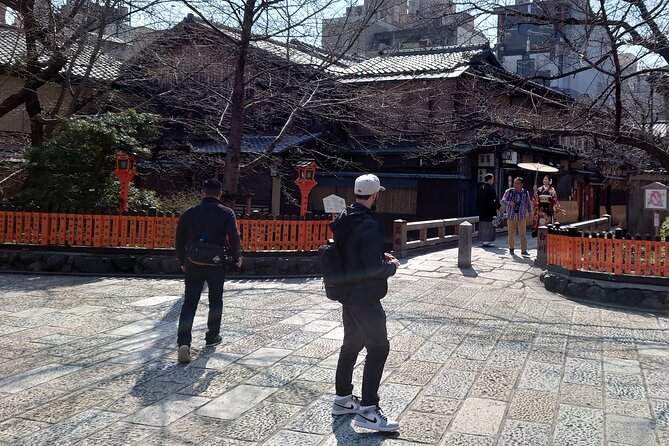 Start from Kyoto Station: Early Morning E-Bike Tour with Kyotoite - What’s included, and what you should bring anyway