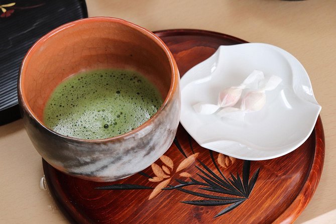 Sushi or Traditional Japanese Cuisine in a Kyoto Home with Emika - Key things to know before you go