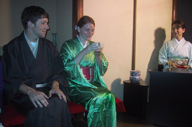 Tea ceremony and kimono experience at Kyoto, Tondaya - Group size reality at Tondaya: how to avoid the crowded-room problem