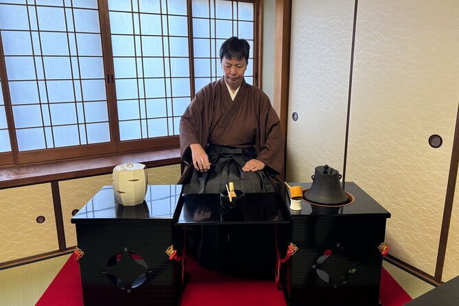 Tea Ceremony in 150 Years Old Townhouse with Tables and Chairs - 50 Minutes of Ceremony: How the Experience Flows