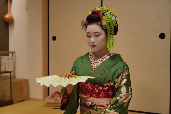 The Art of Geisha: Exclusive Show & Gion Walking Tour - Why This Gion Maiko Show Feels Personal