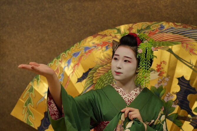 The Art of Geisha: Exclusive Show & Gion Walking Tour - Meeting at Izumo-no-Okuni and the 3:00 pm Flow