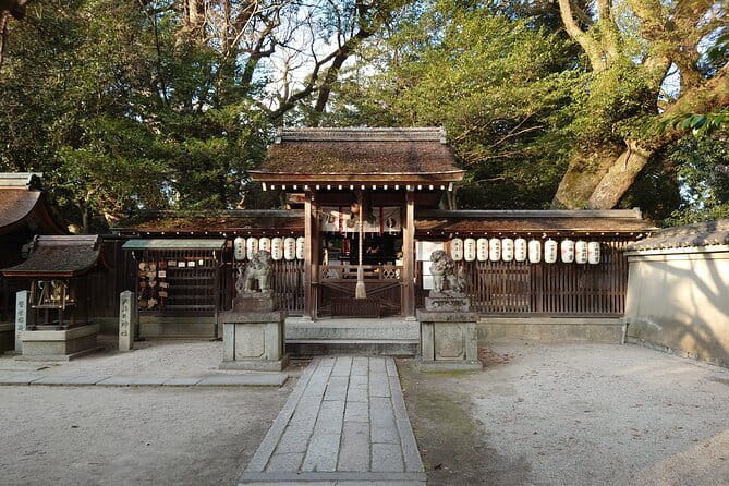 The Way of Tea: Kyoto Crafts, Hidden Temples & Wabi-Sabi Walk - Kennin-ji Temple: a centuries-old setting with a guide’s context